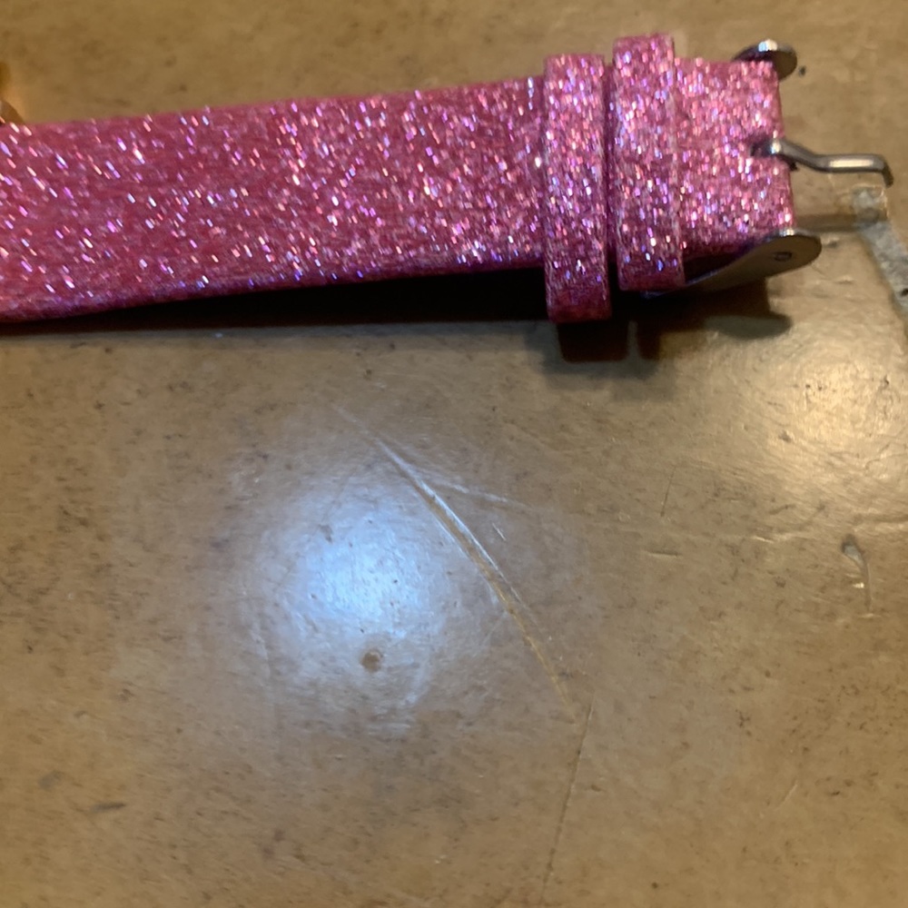 Watch. Needs Battery View 3